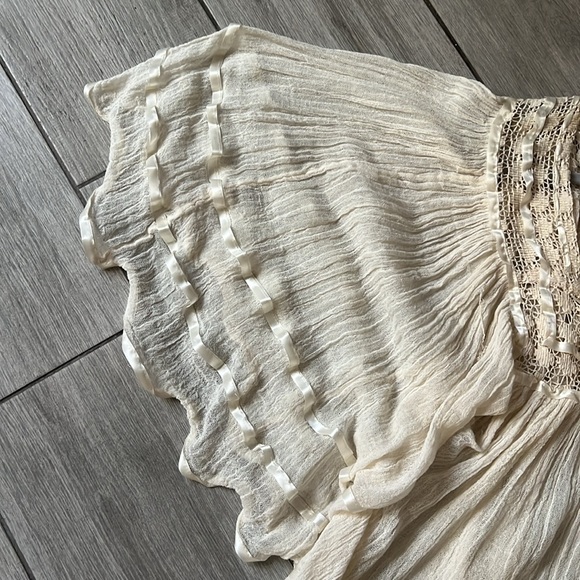 Vintage Cream 70s Flowy Peasant Top w/angel sleeves best fit S/M - Picture 3 of 9